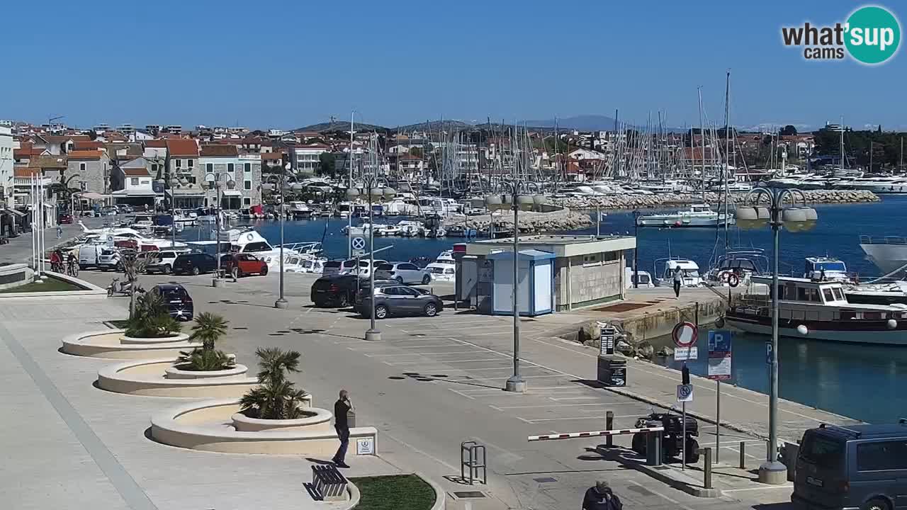 Vodice spletna kamera – marina in riva