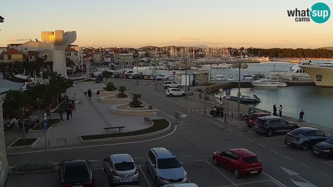 Vodice spletna kamera – marina in riva
