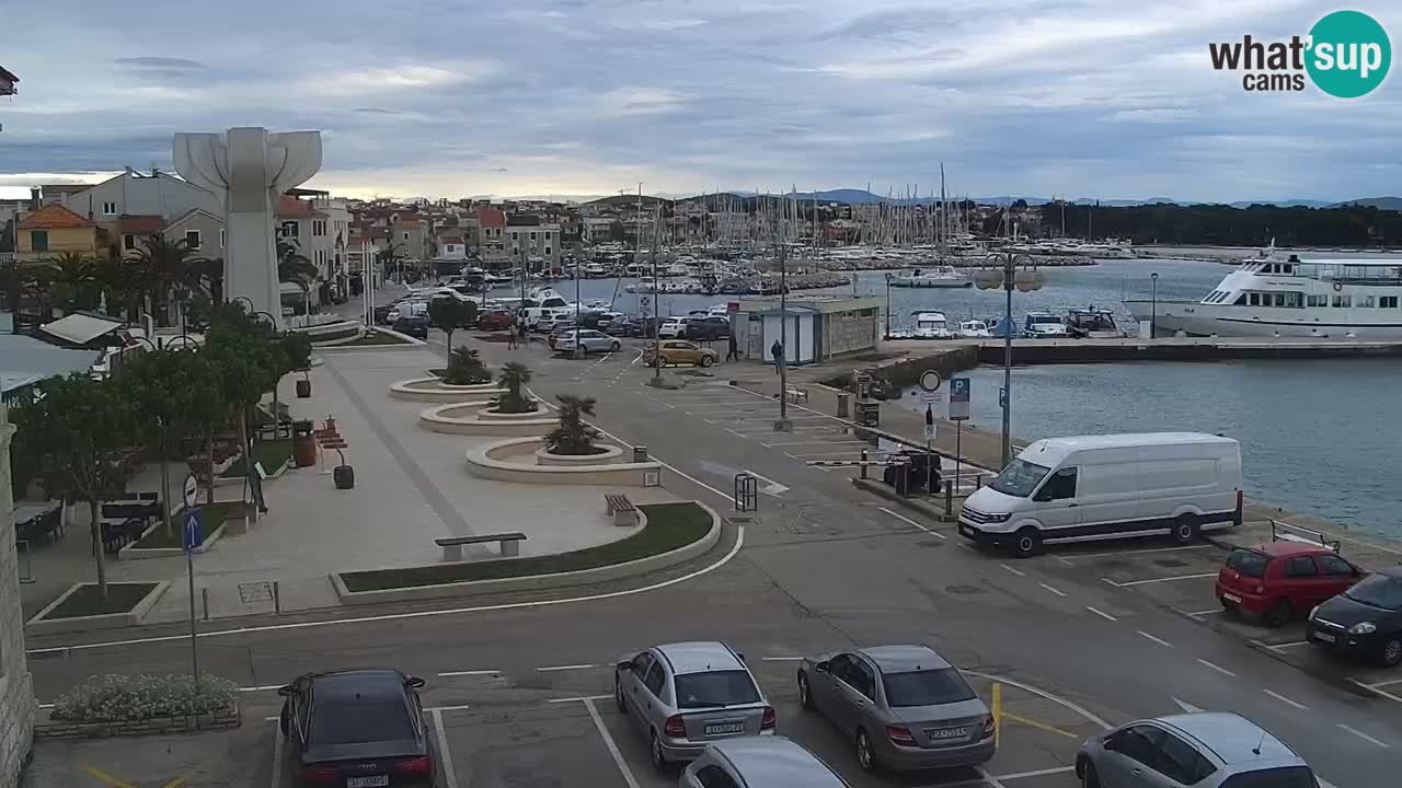 Vodice spletna kamera – marina in riva