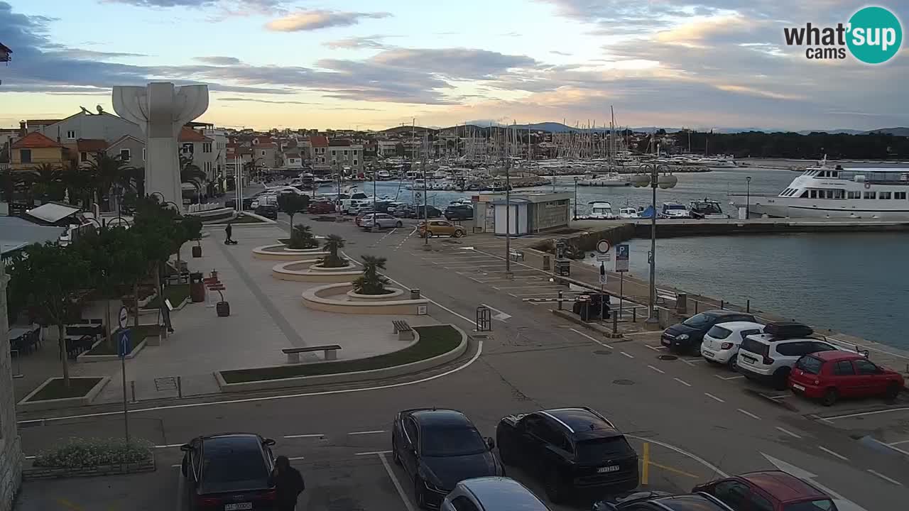 Vodice spletna kamera – marina in riva
