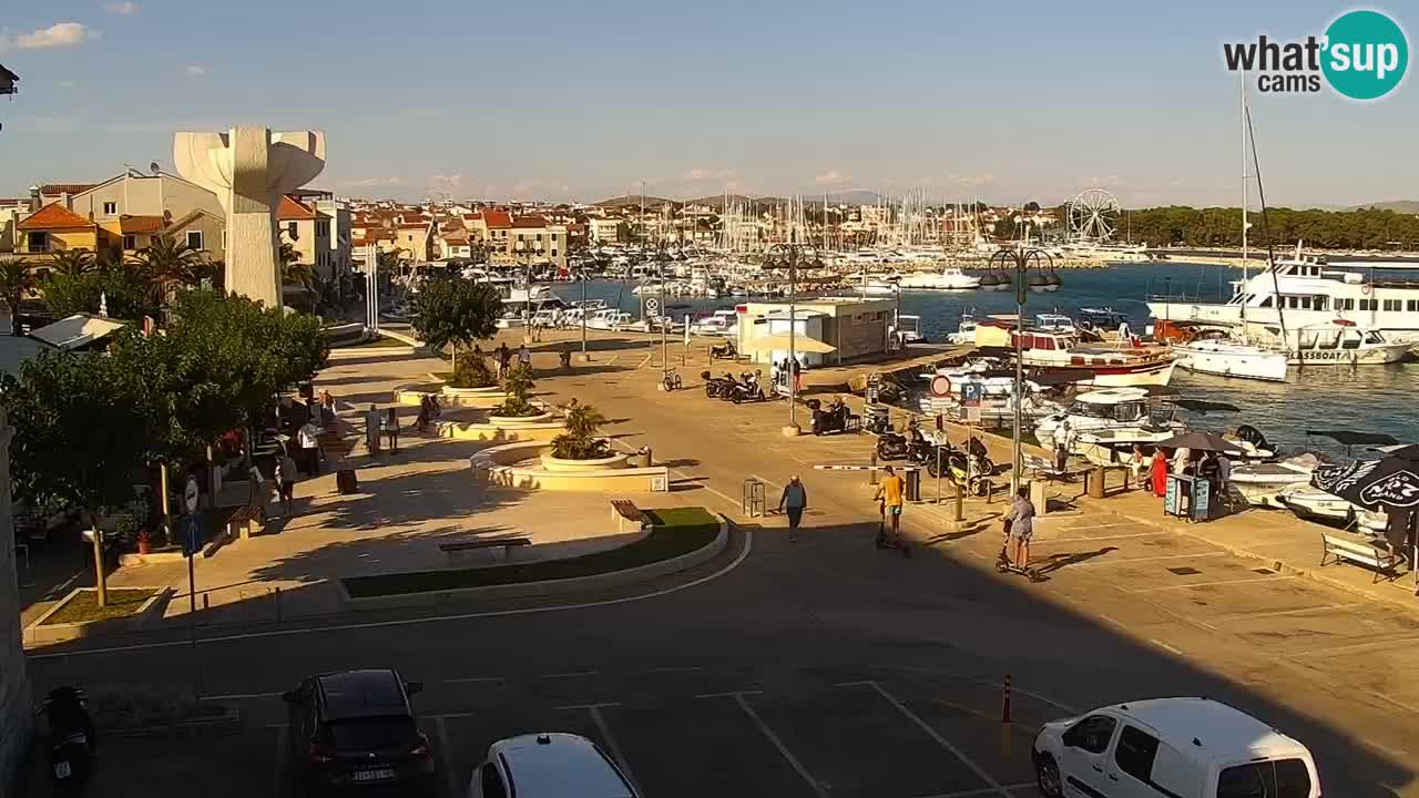 Vodice spletna kamera – marina in riva