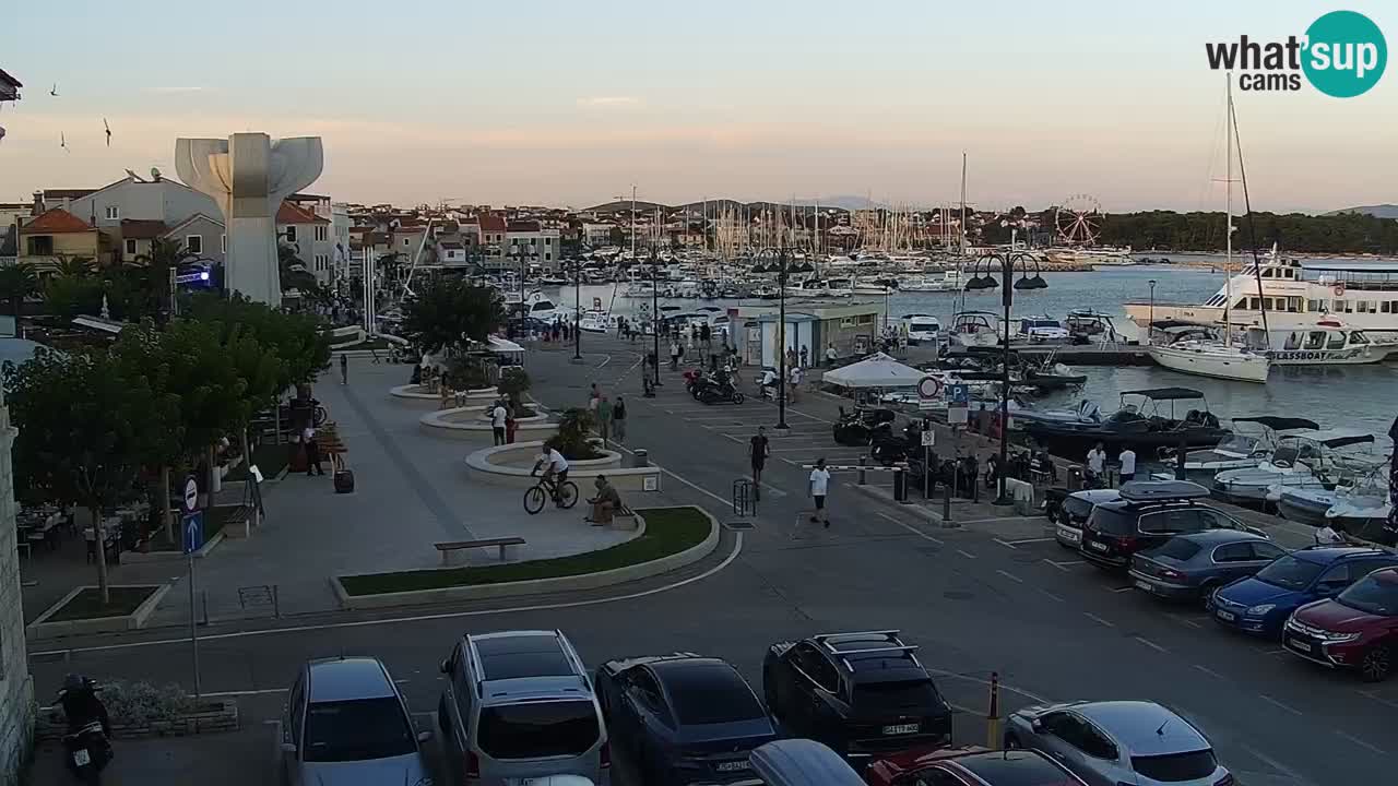 Vodice spletna kamera – marina in riva