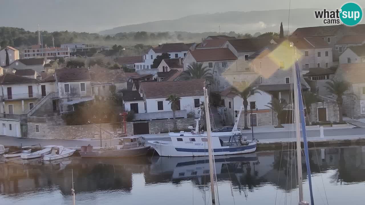 Kamera Hvar Vrboska marina | | Dalmacija