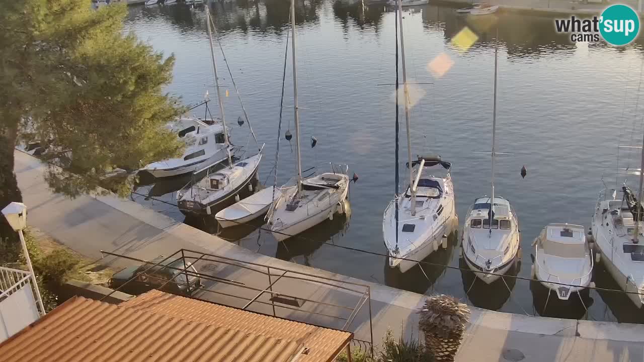 Kamera Hvar Vrboska marina | | Dalmacija