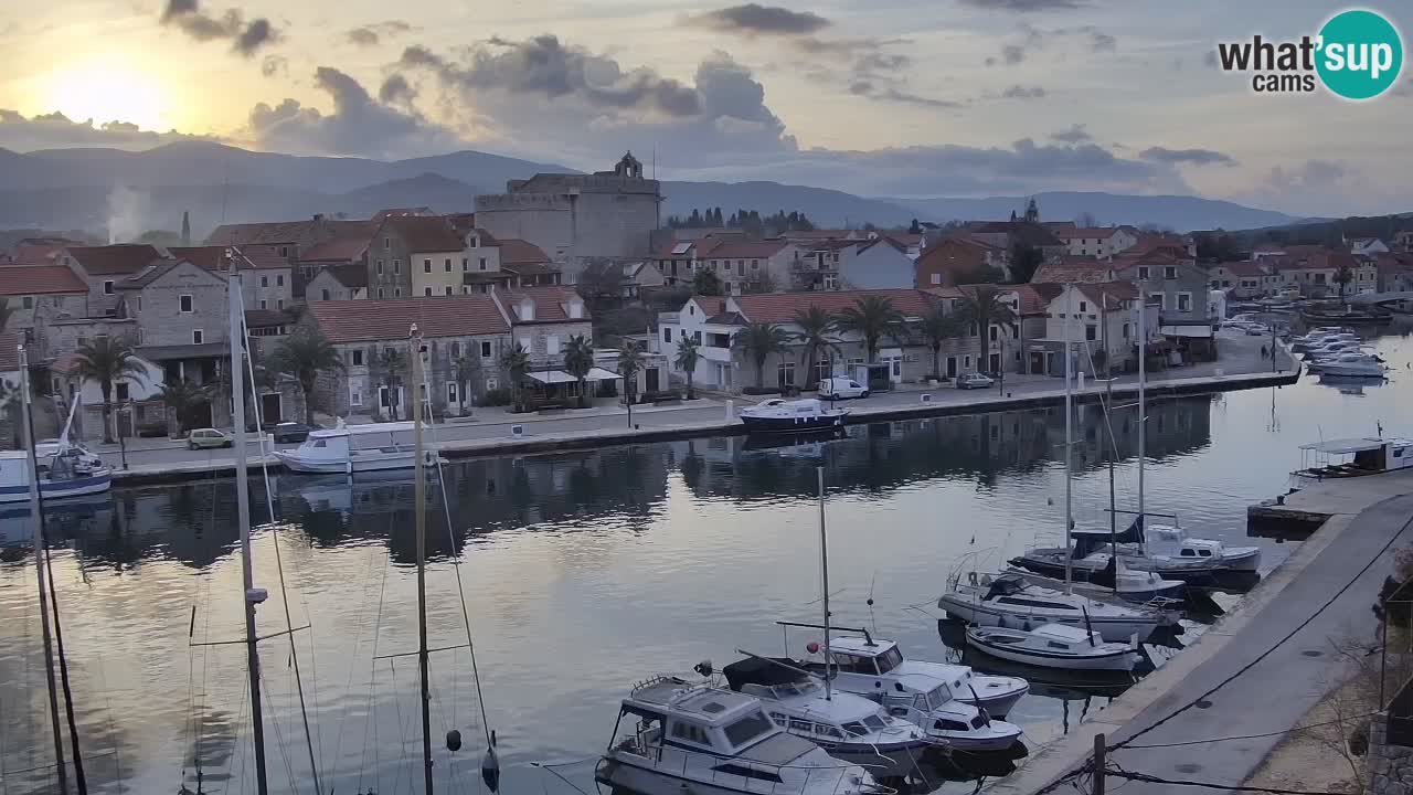 Kamera Hvar Vrboska marina | | Dalmacija
