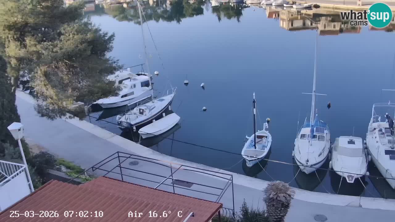 Kamera Hvar Vrboska marina | | Dalmacija