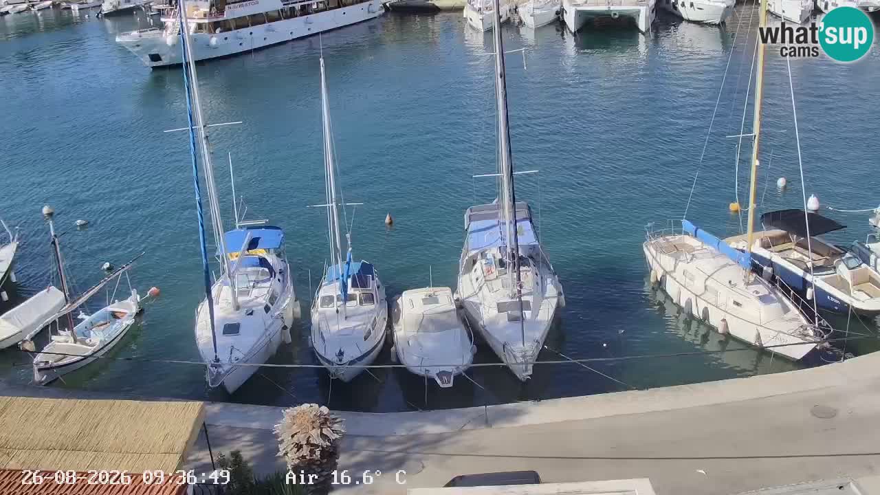 Kamera Hvar Vrboska marina | | Dalmacija