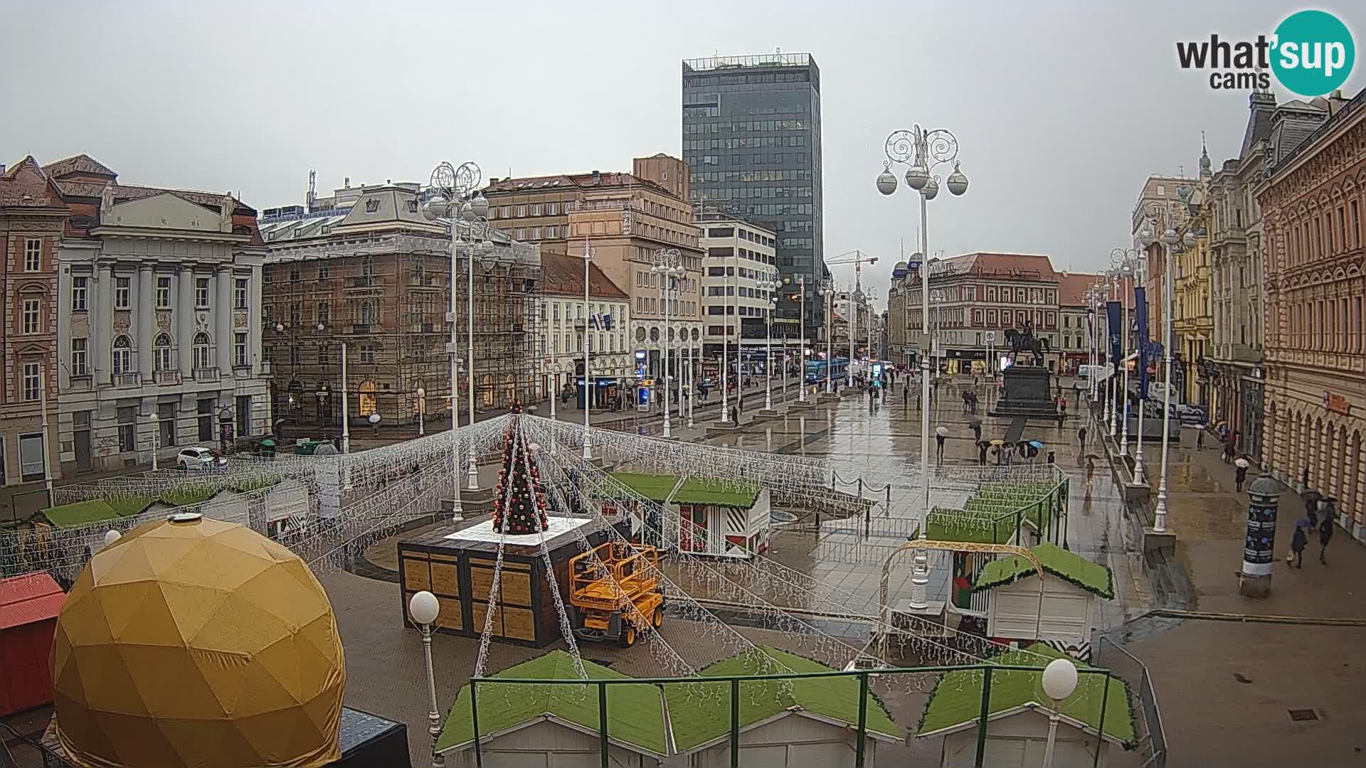 Zagreb spletna kamera trg Bana Jelačića