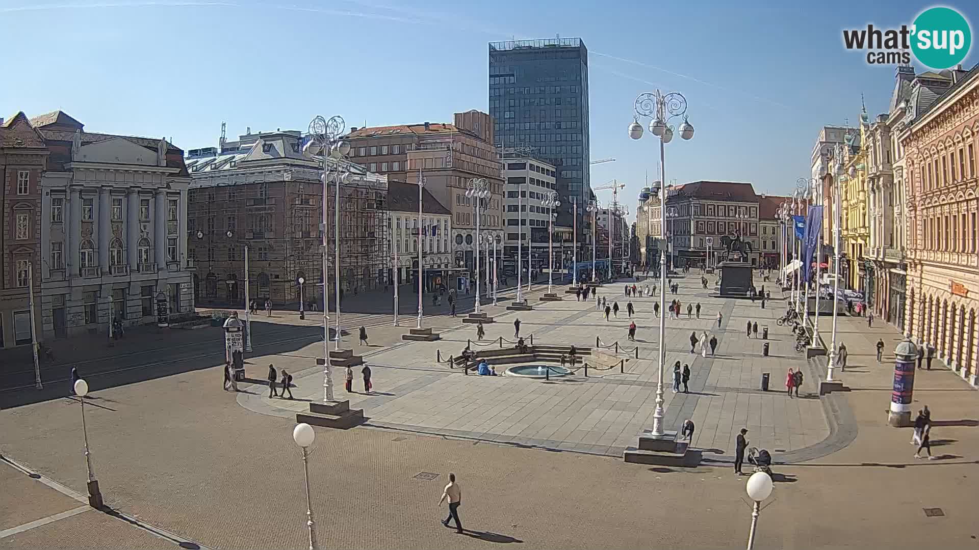 Zagreb Live Webcam – Bana Jelačić square