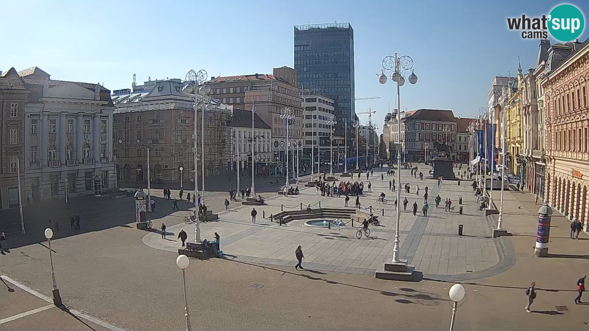 Zagreb spletna kamera trg Bana Jelačića