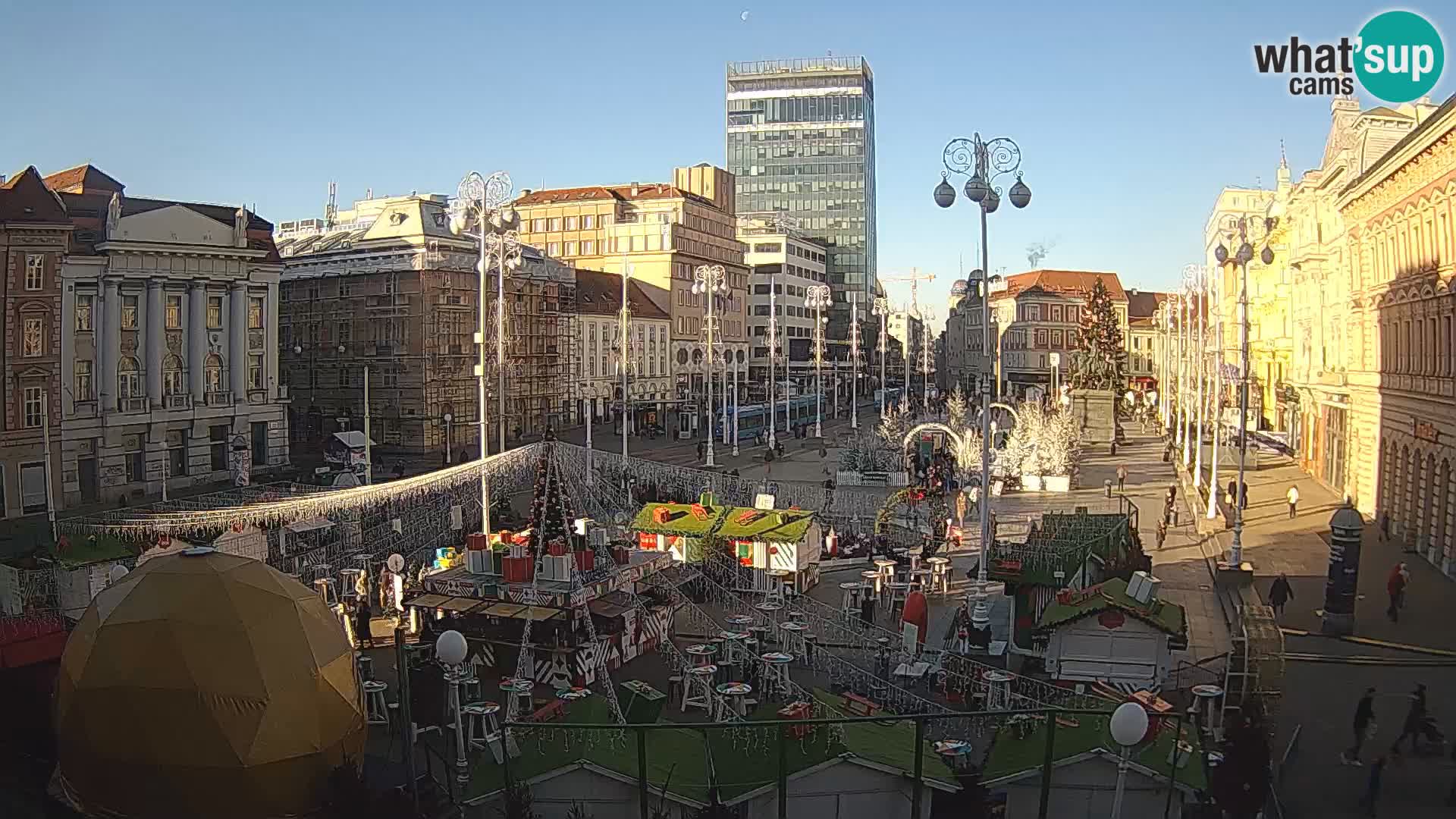 Zagreb Live Webcam – Bana Jelačić square