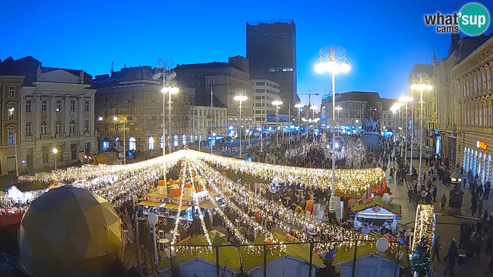 Zagreb Live Webcam – Bana Jelačić square