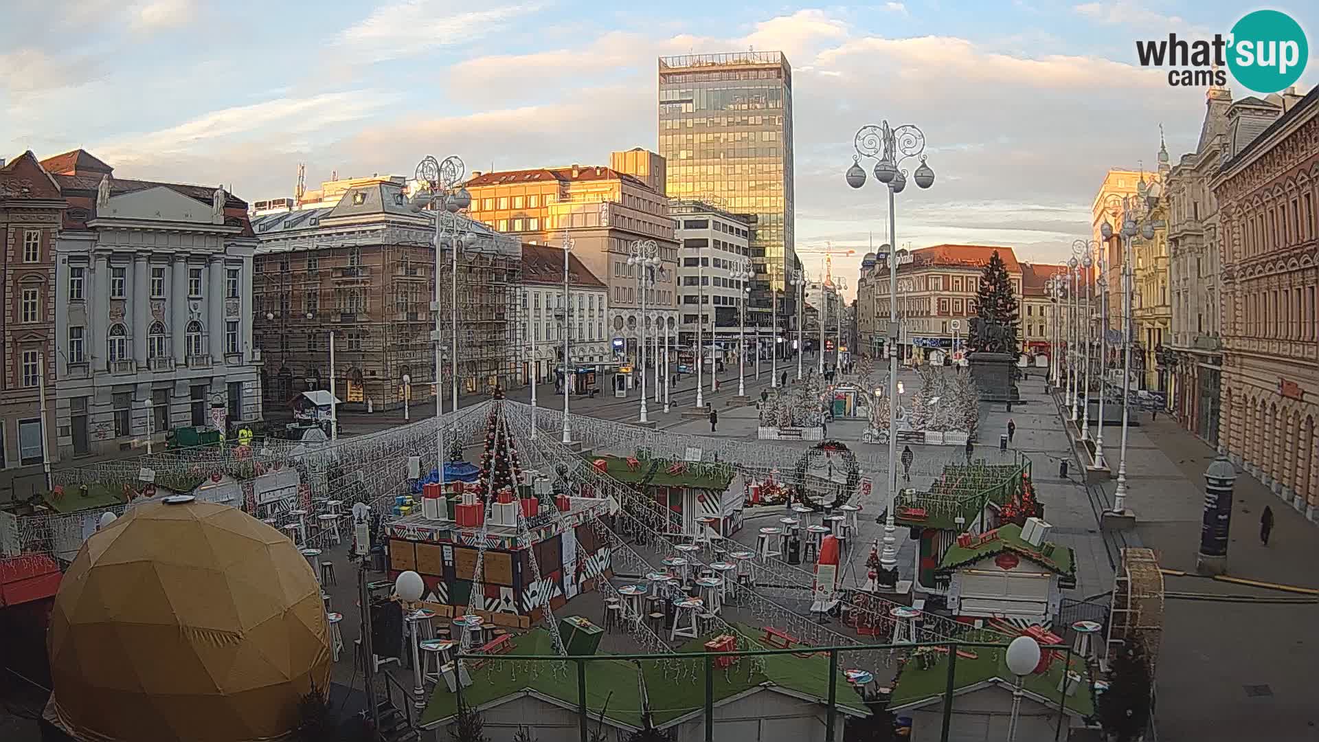 Zagreb Live Webcam – Bana Jelačić square