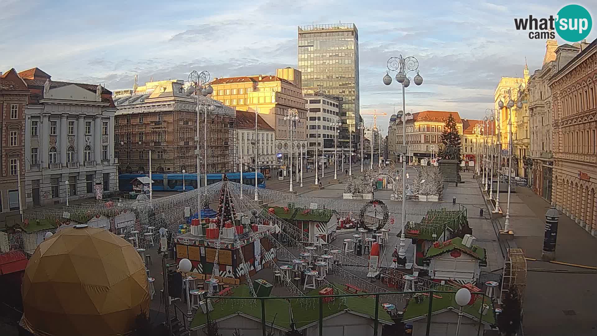 Zagreb Live Webcam – Bana Jelačić square