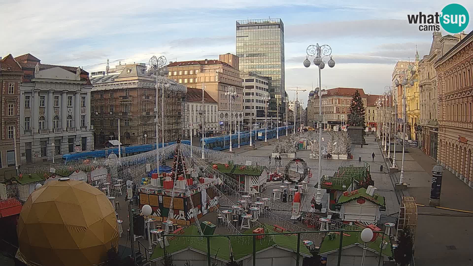 Zagreb Live Webcam – Bana Jelačić square