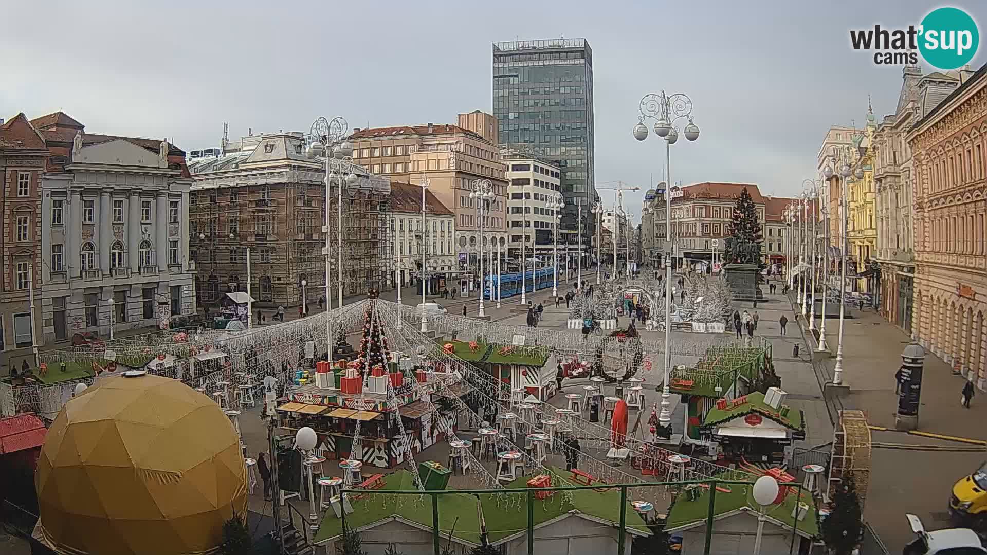 Zagreb spletna kamera trg Bana Jelačića