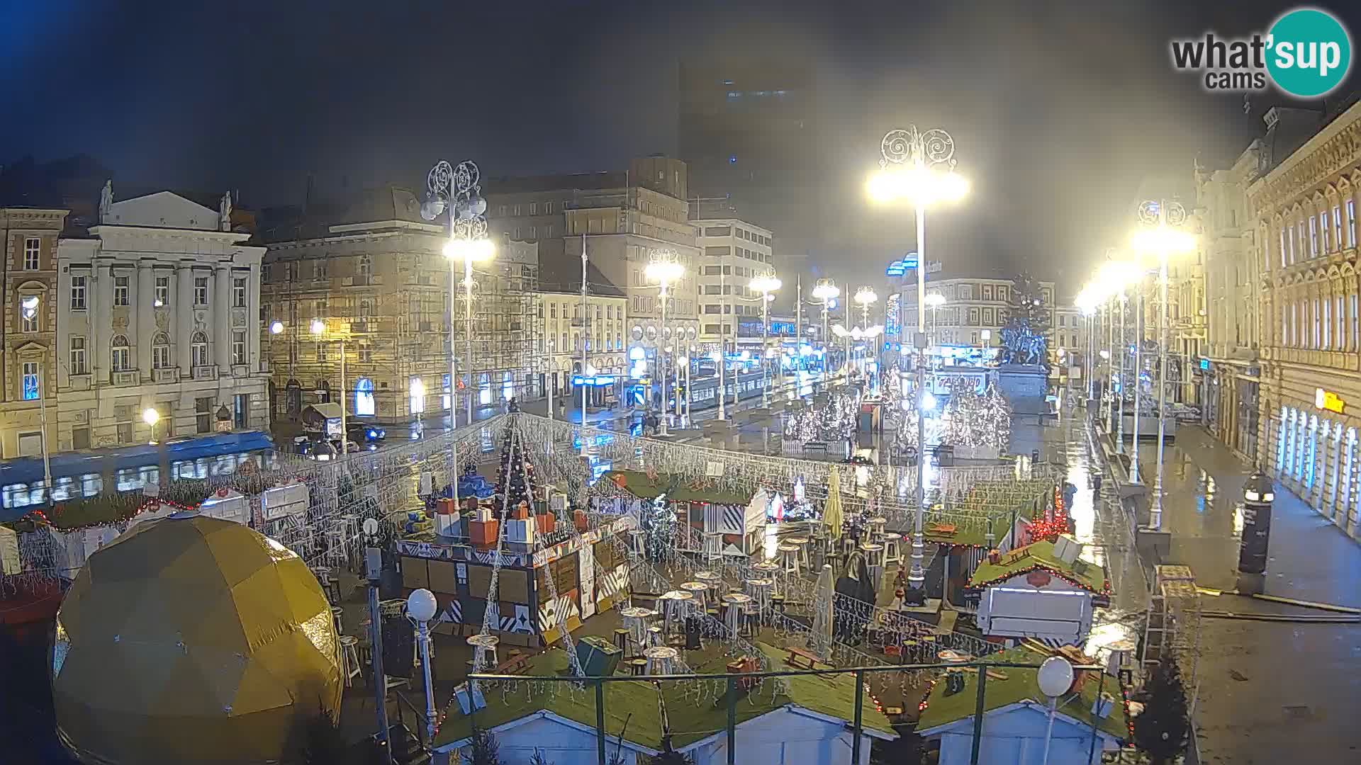 Zagreb Live Webcam – Bana Jelačić square