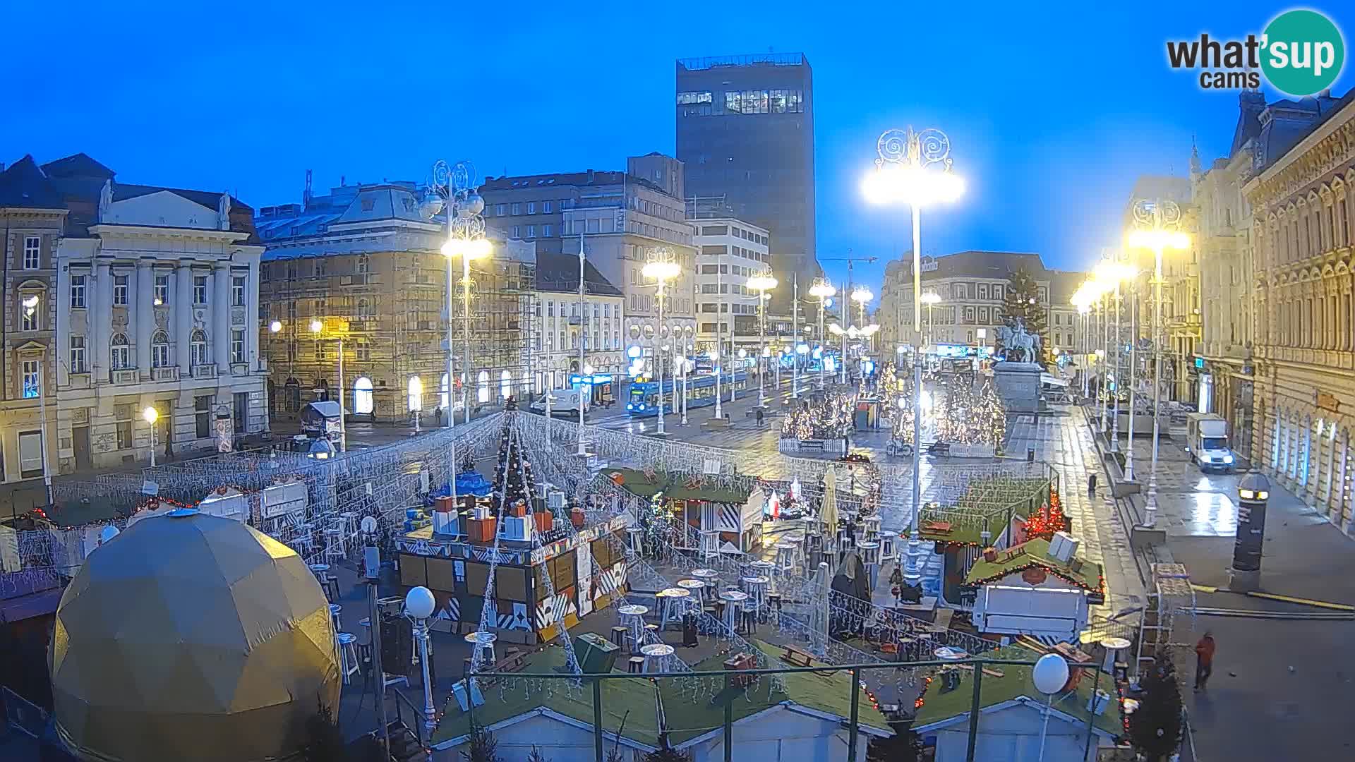 Zagreb Live Webcam – Bana Jelačić square