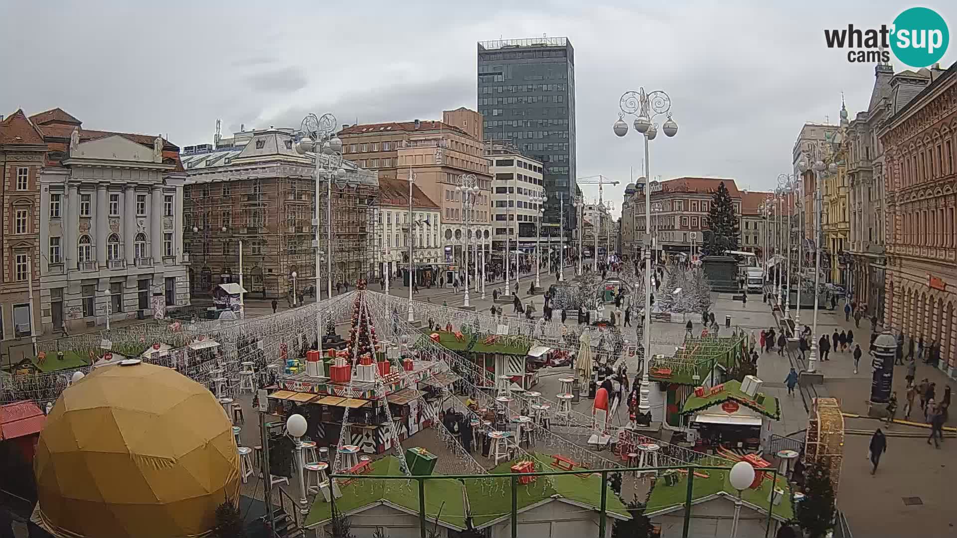 Zagreb Live Webcam – Bana Jelačić square