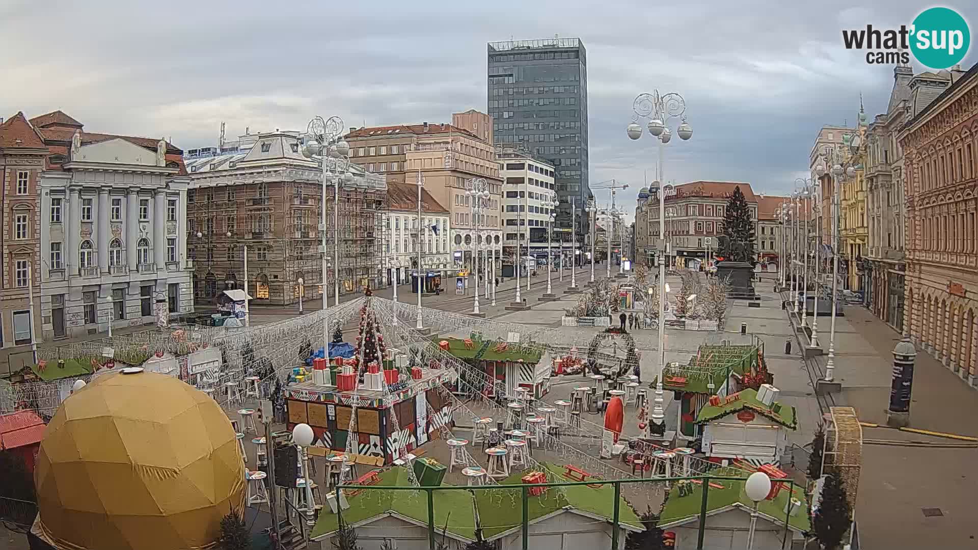 Zagreb Live Webcam – Bana Jelačić square