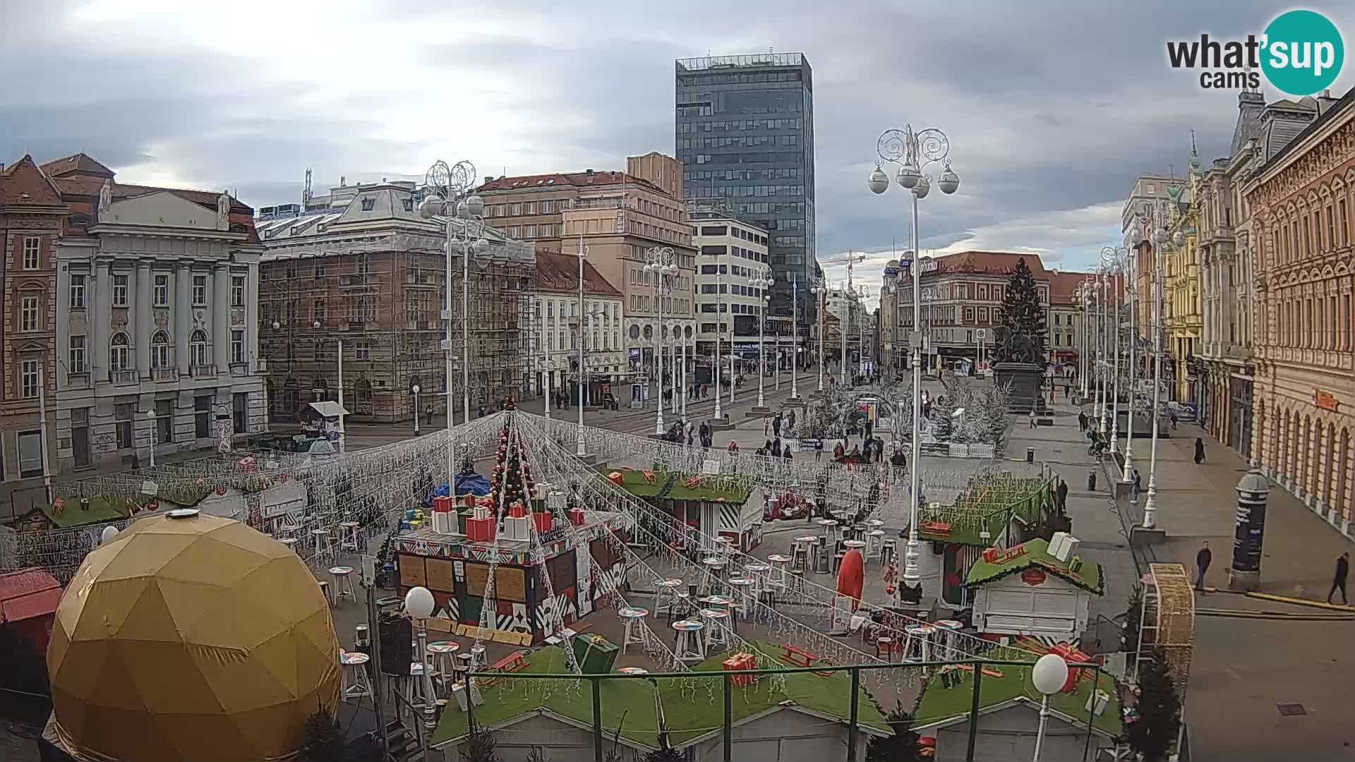 Zagreb Live Webcam – Bana Jelačić square