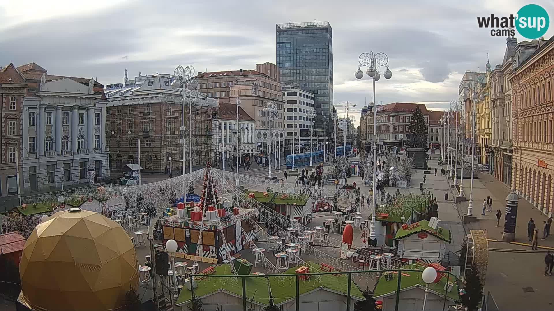 Zagreb Live Webcam – Bana Jelačić square