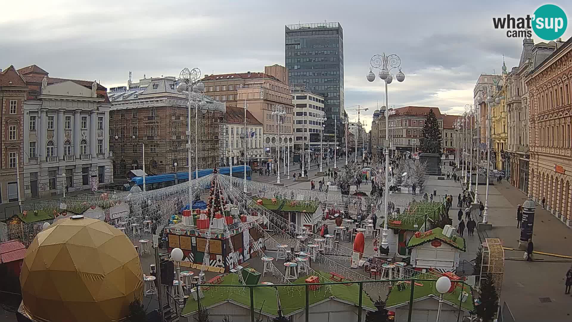 Zagreb Live Webcam – Bana Jelačić square