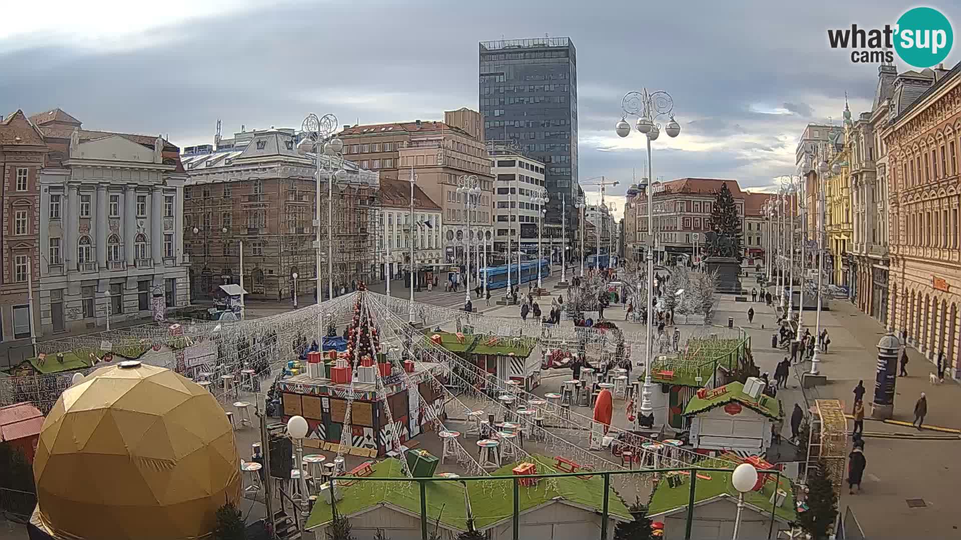 Zagreb Live Webcam – Bana Jelačić square