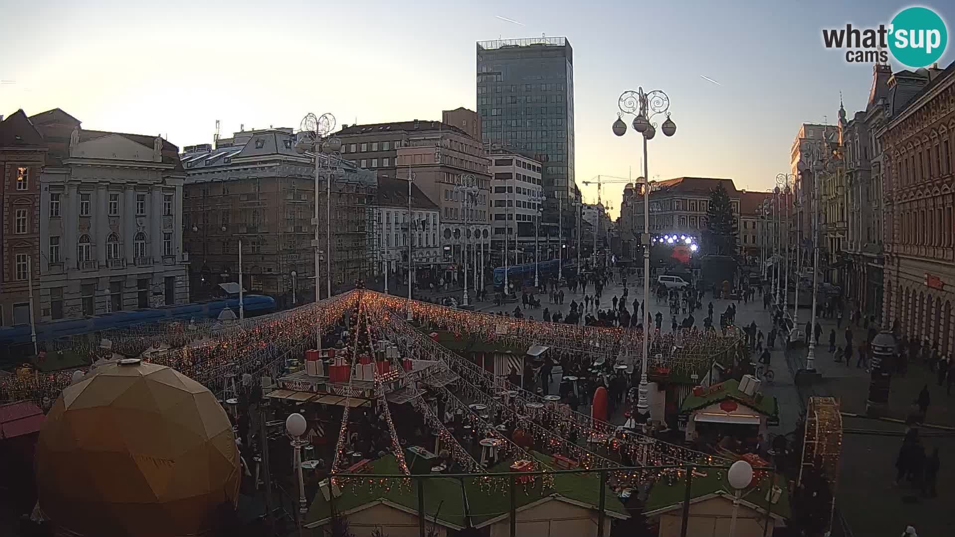 Zagreb Live Webcam – Bana Jelačić square