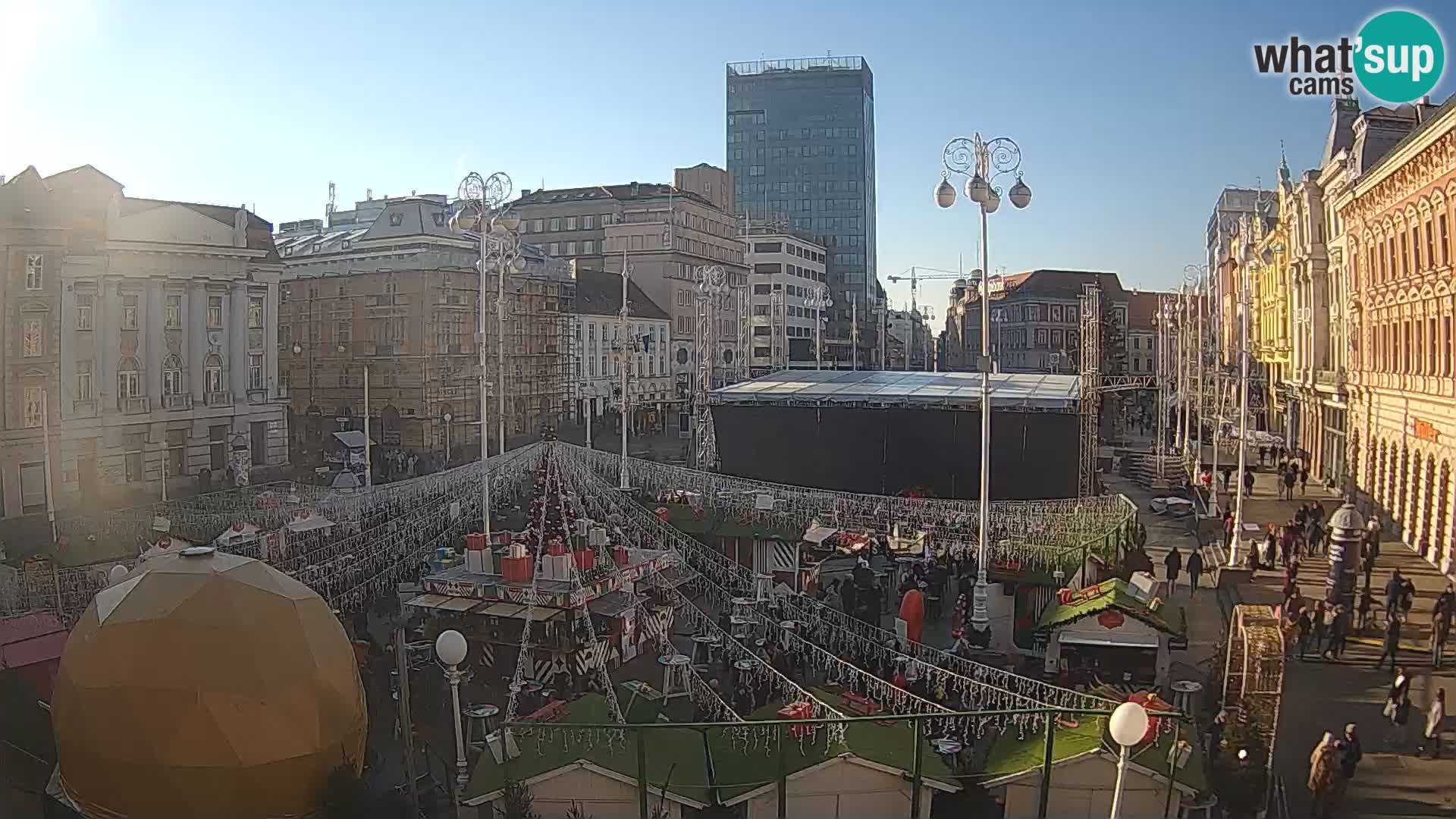 Zagreb Live Webcam – Bana Jelačić square