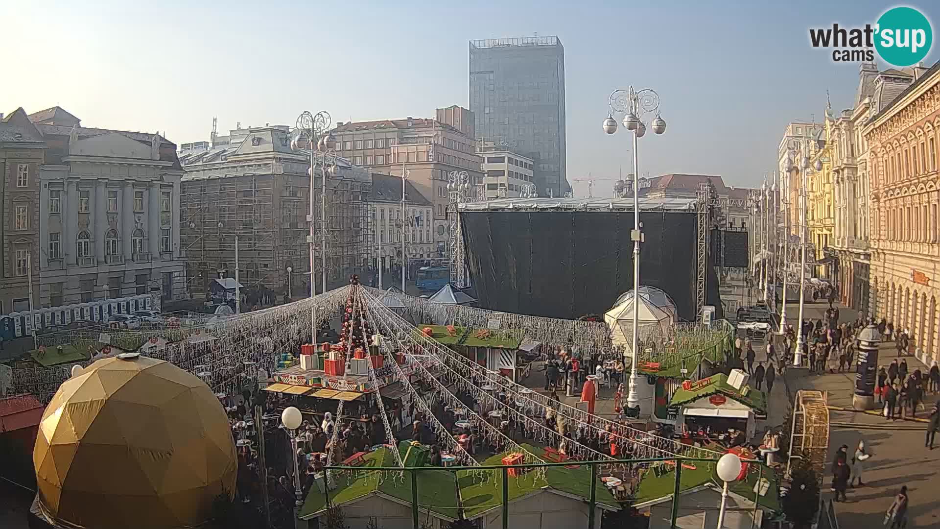 Zagreb Live Webcam – Bana Jelačić square