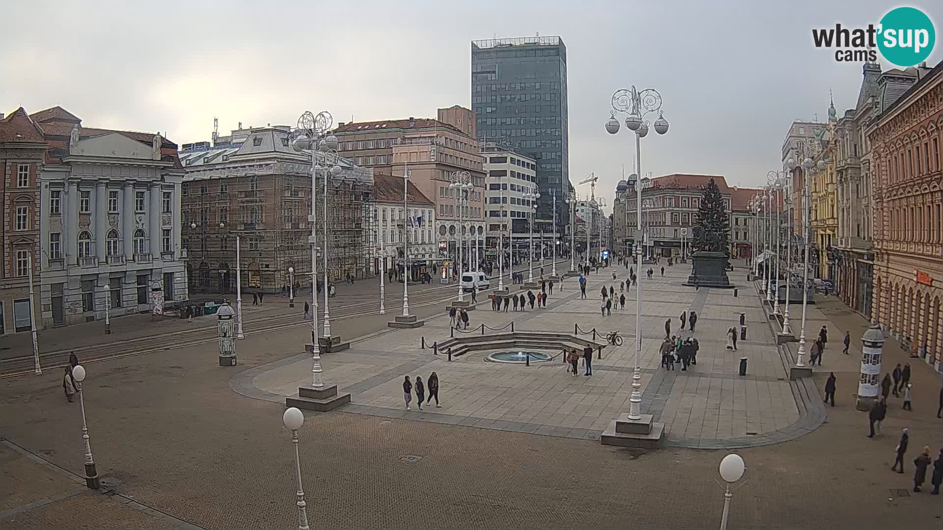 Zagreb Live Webcam – Bana Jelačić square