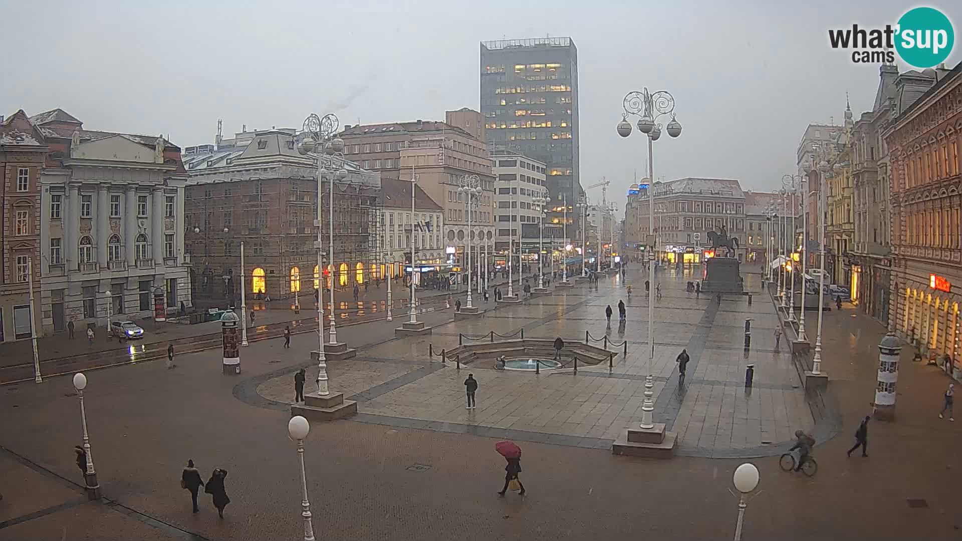 Zagreb Live Webcam – Bana Jelačić square