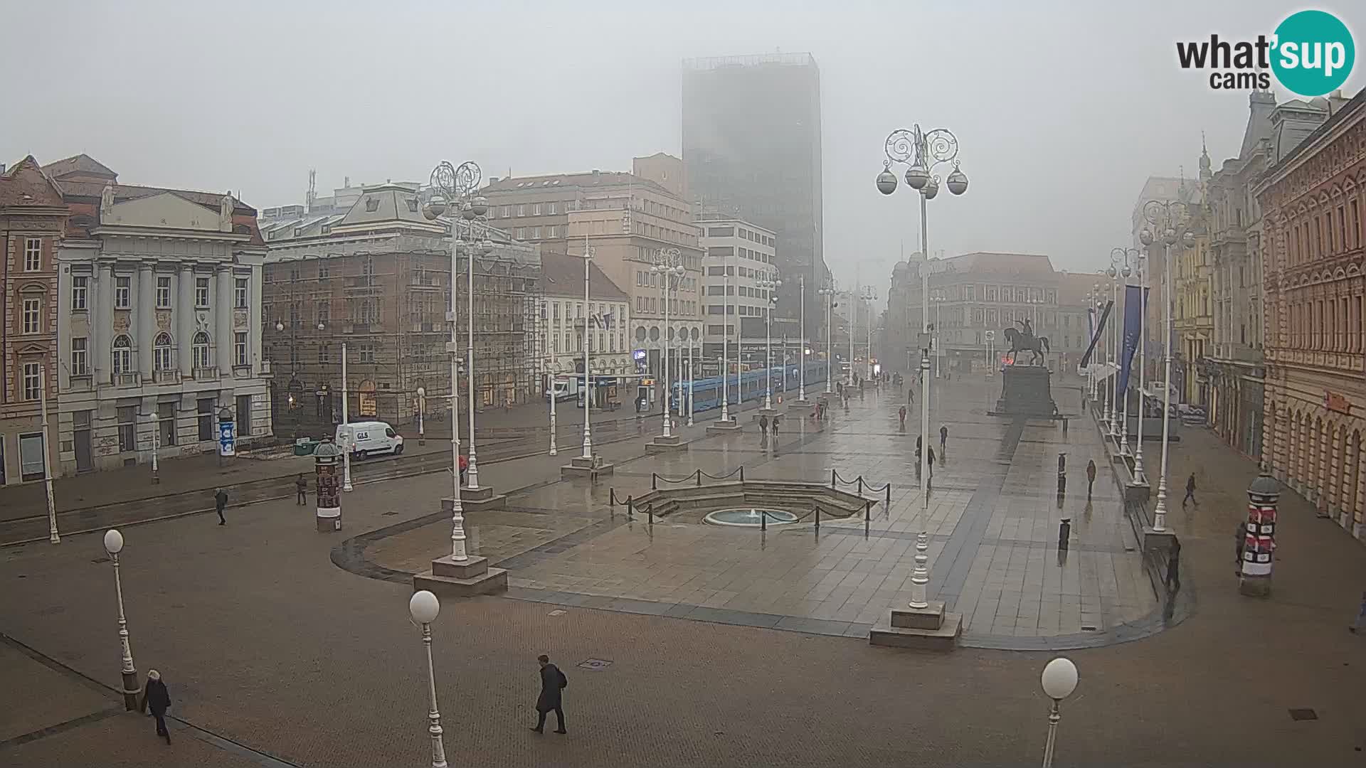 Zagreb spletna kamera trg Bana Jelačića