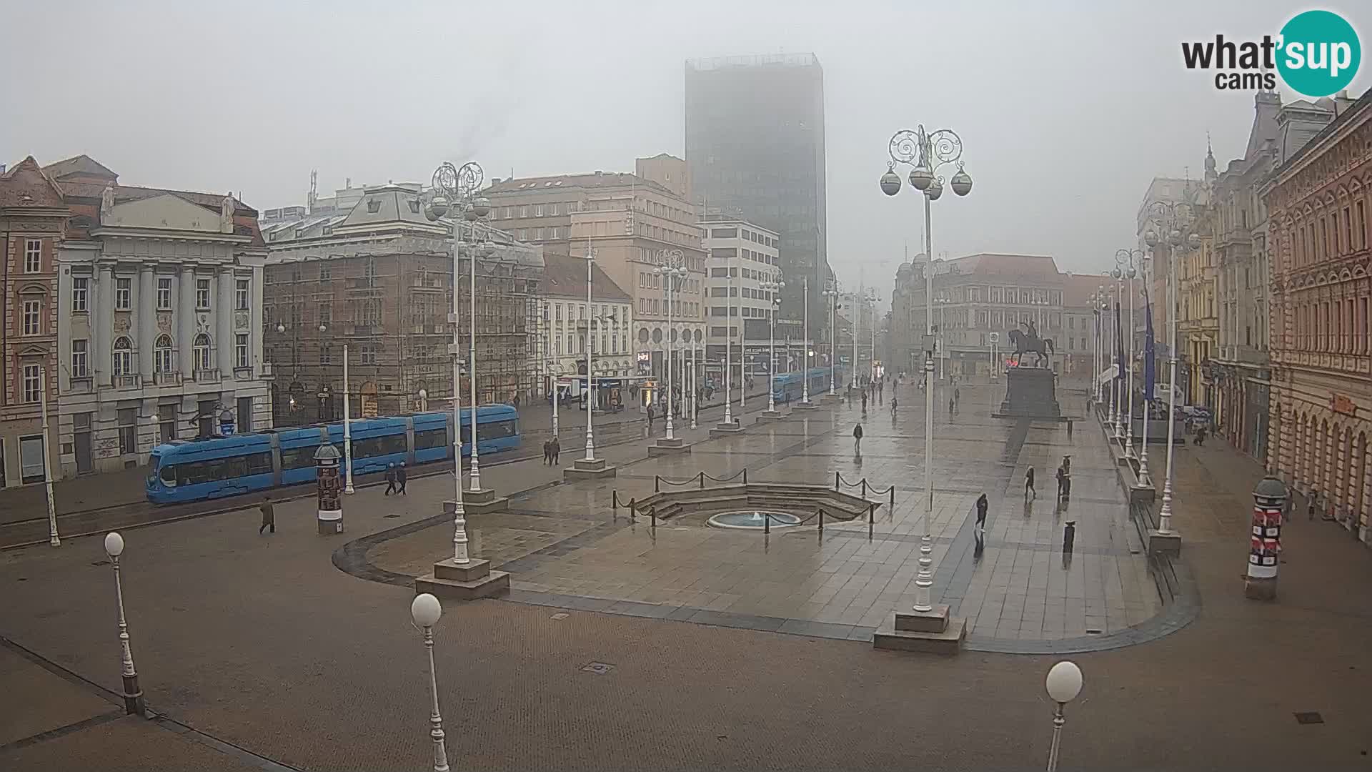 Zagreb spletna kamera trg Bana Jelačića