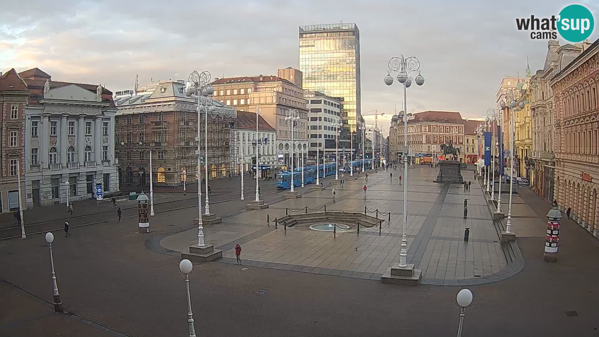 Zagreb Live Webcam – Bana Jelačić square