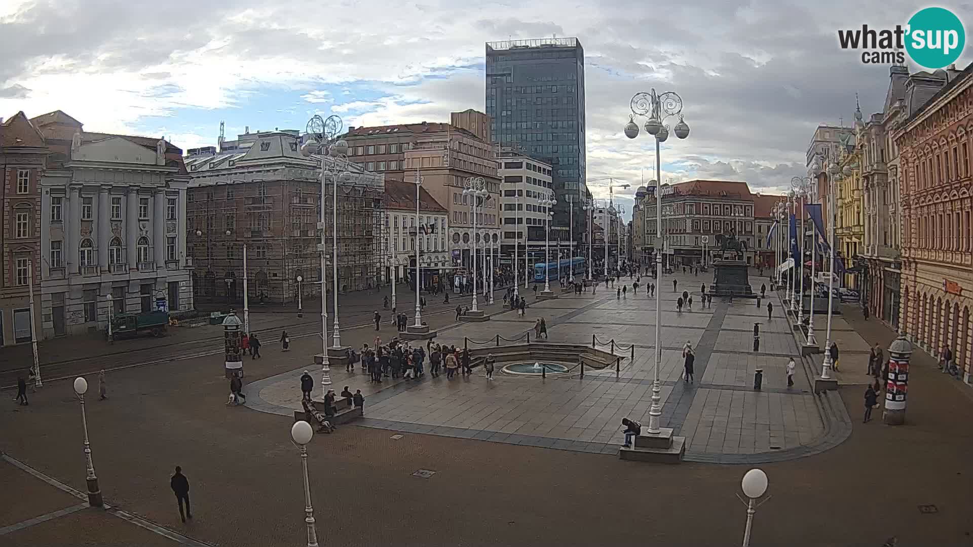 Zagreb Live Webcam – Bana Jelačić square