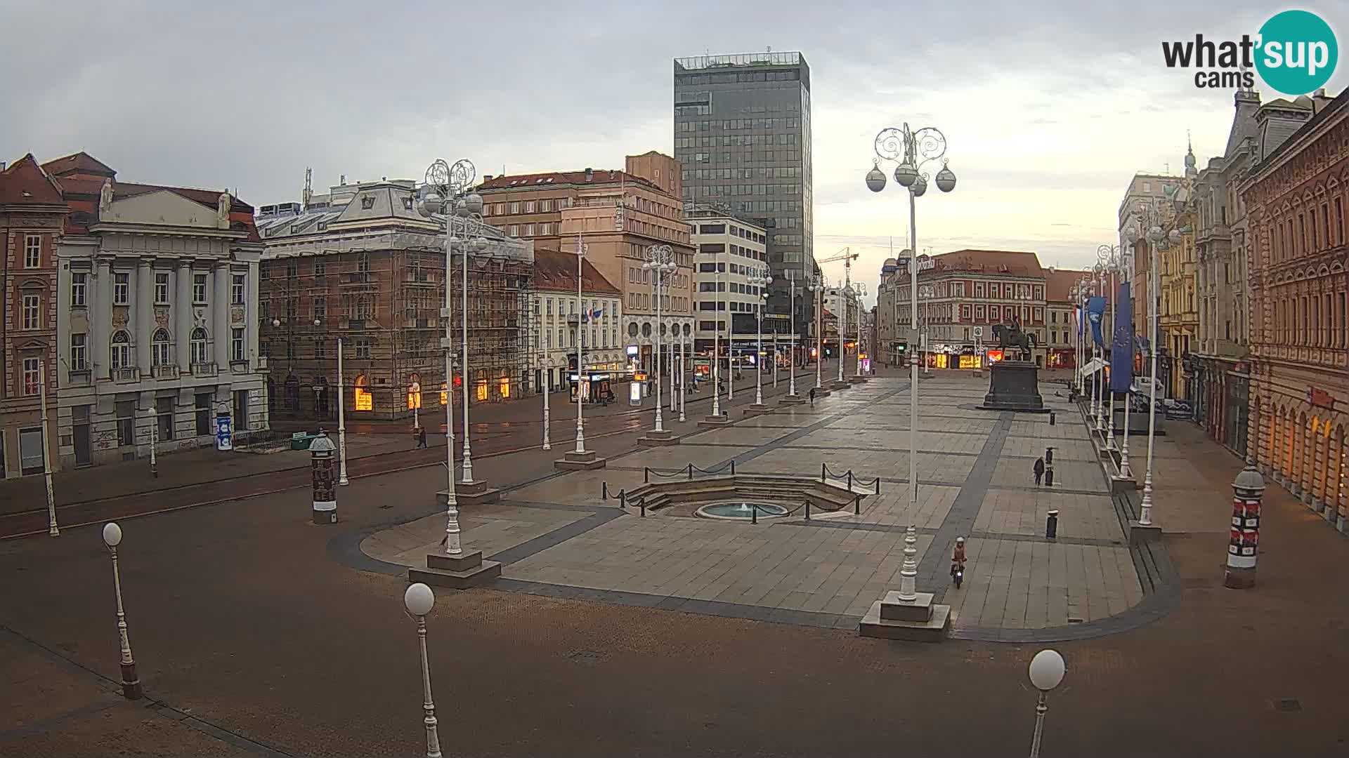 Zagreb Live Webcam – Bana Jelačić square