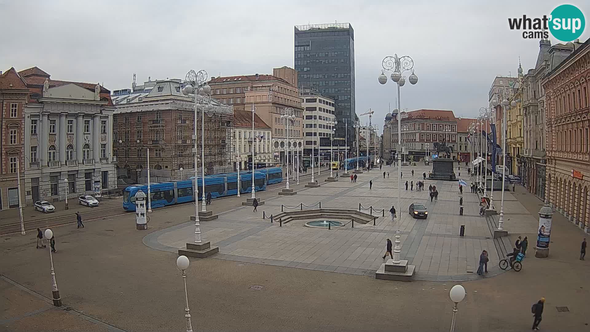 Zagreb spletna kamera trg Bana Jelačića