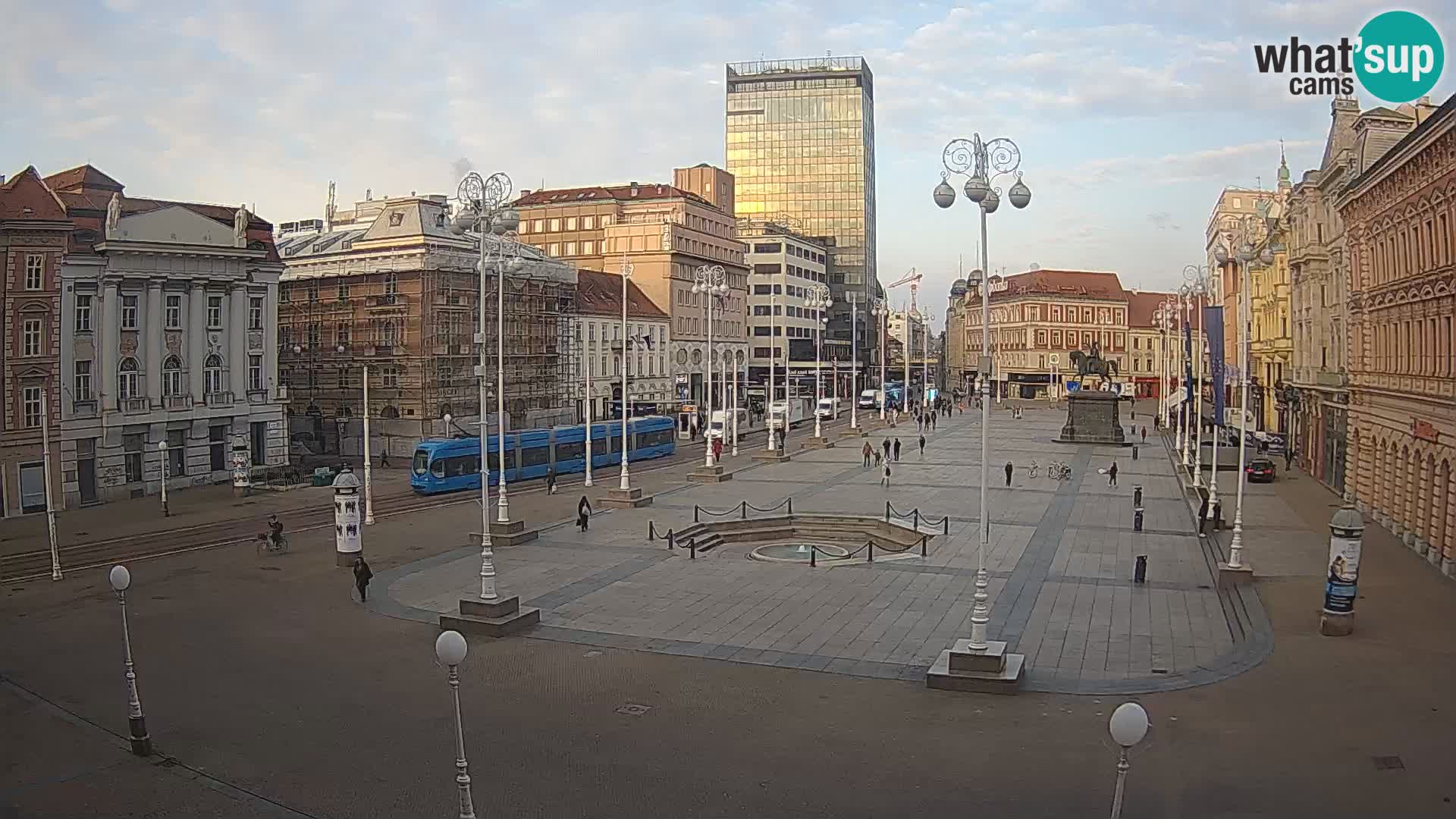 Zagreb Live Webcam – Bana Jelačić square