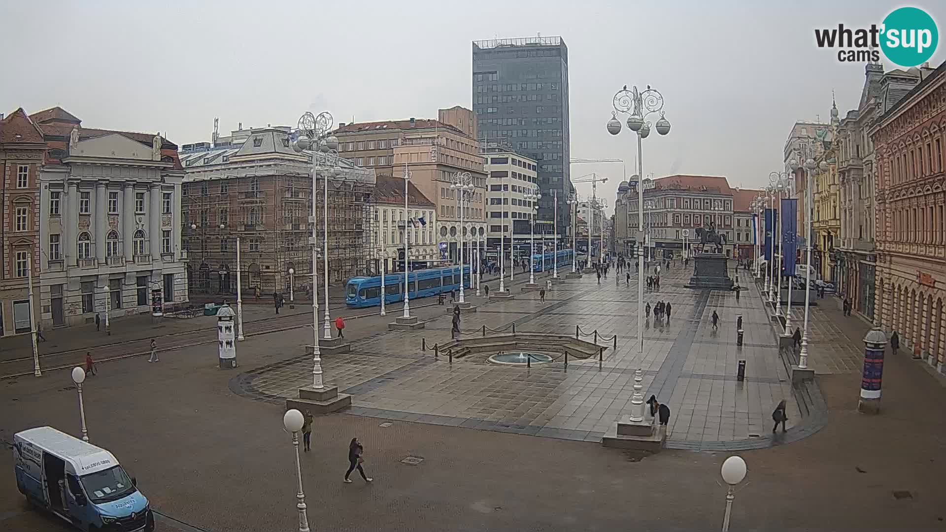 Zagreb spletna kamera trg Bana Jelačića