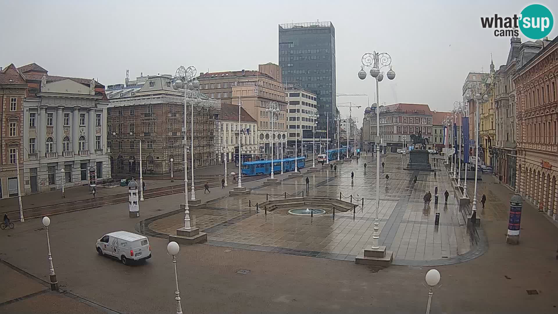 Zagreb spletna kamera trg Bana Jelačića