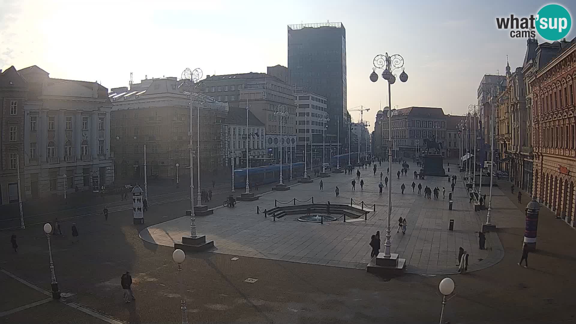 Zagreb Live Webcam – Bana Jelačić square