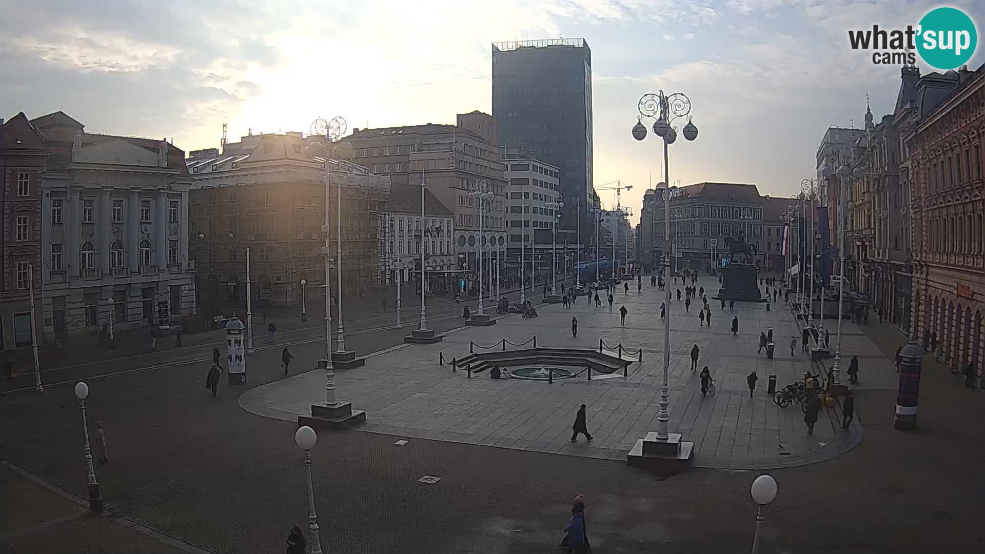 Zagreb Live Webcam – Bana Jelačić square