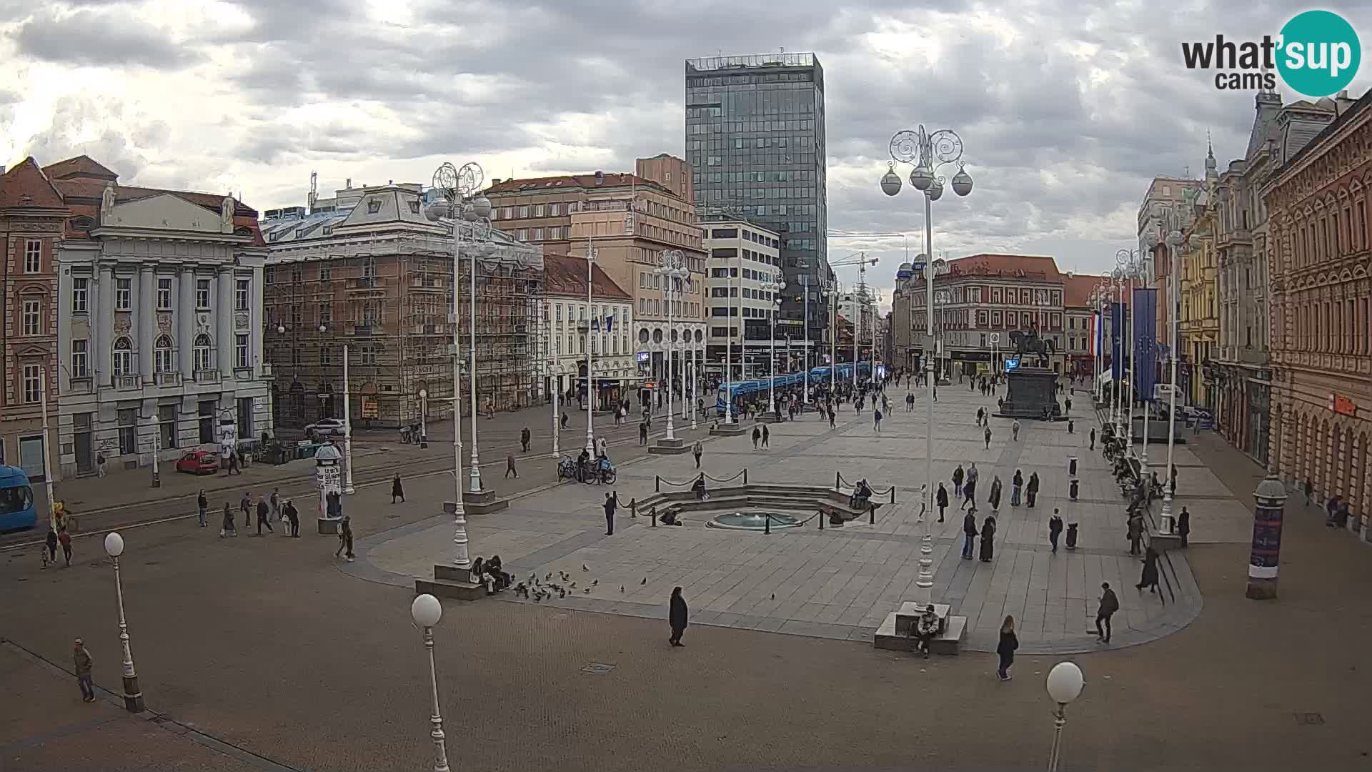 Zagreb Live Webcam – Bana Jelačić square