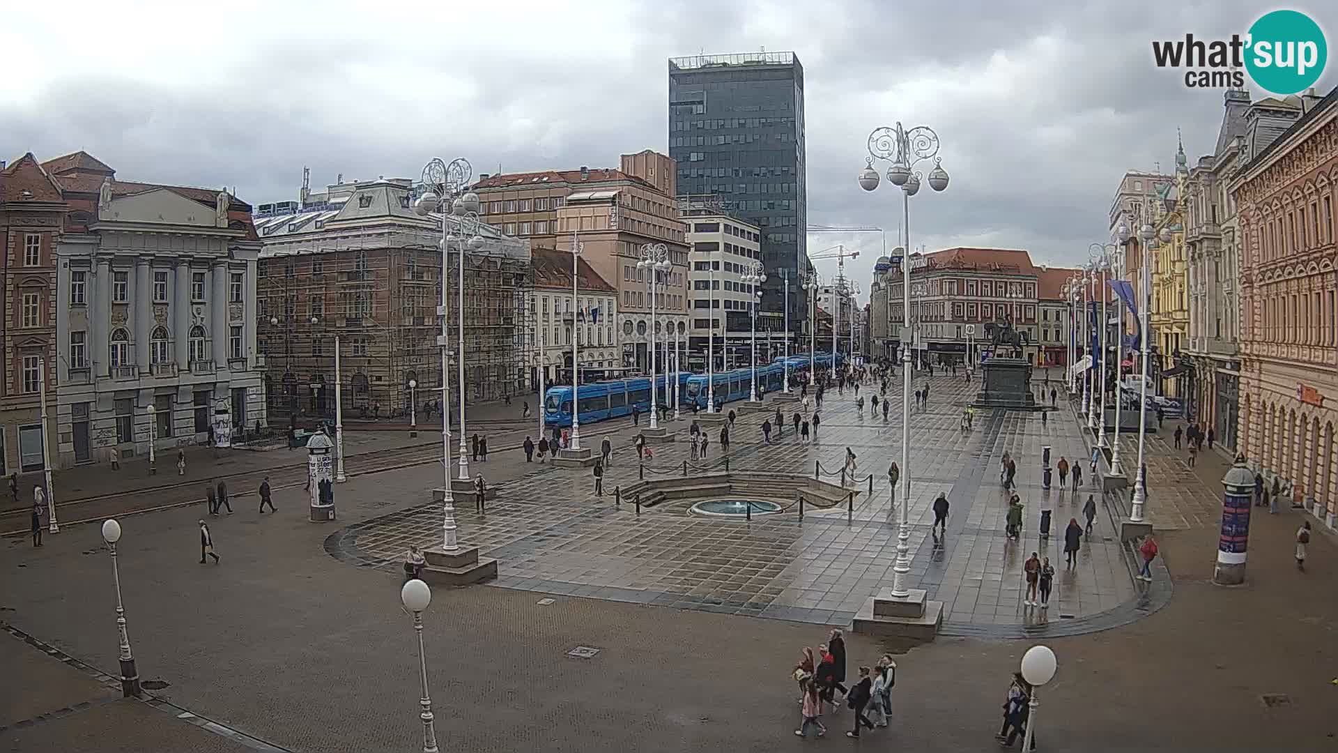 Zagreb spletna kamera trg Bana Jelačića