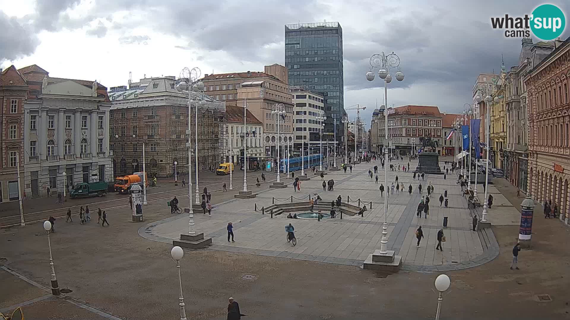 Zagreb Live Webcam – Bana Jelačić square