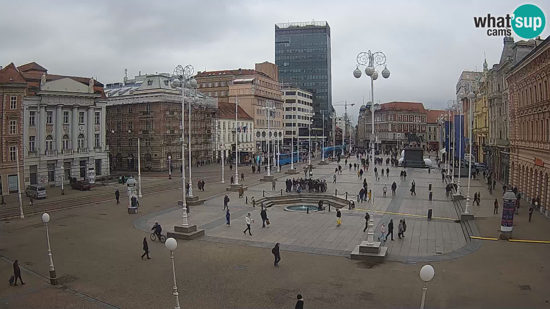 Zagreb spletna kamera trg Bana Jelačića