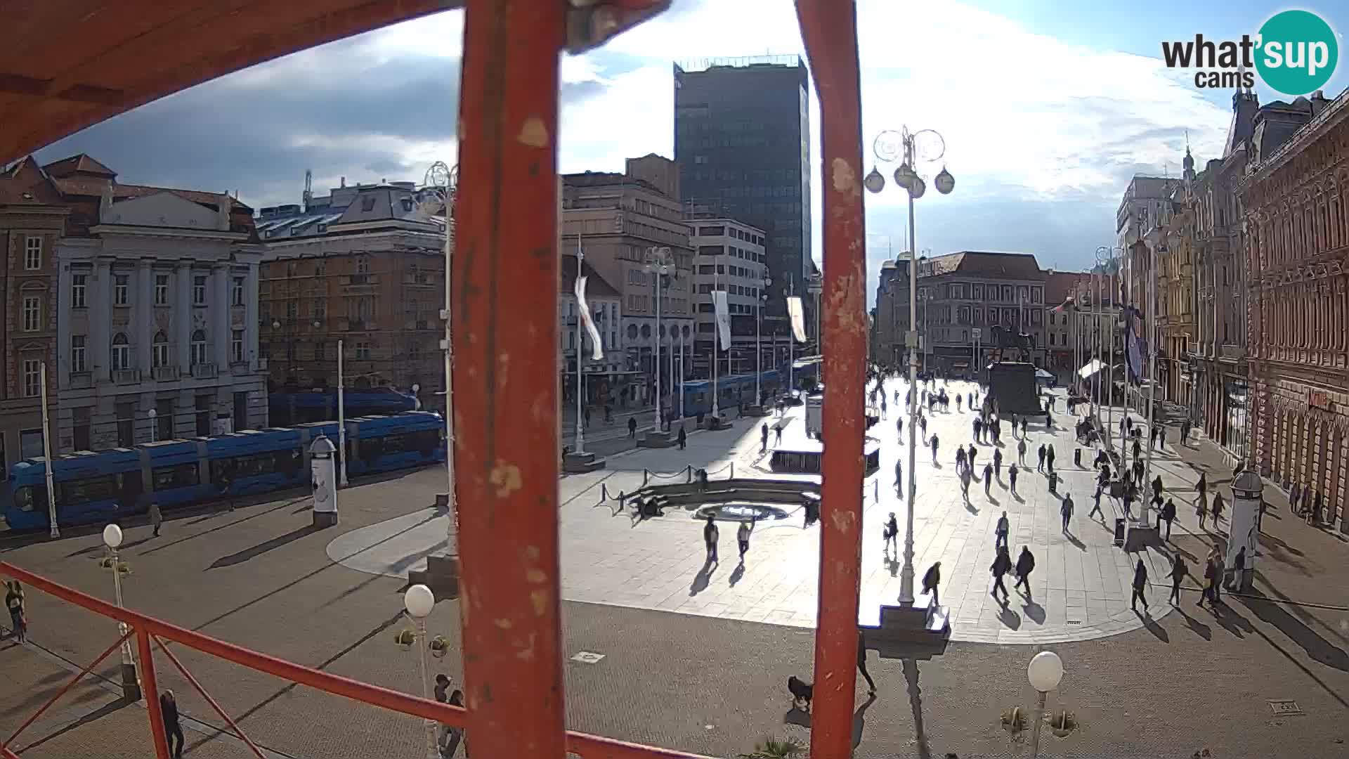 Zagreb spletna kamera trg Bana Jelačića