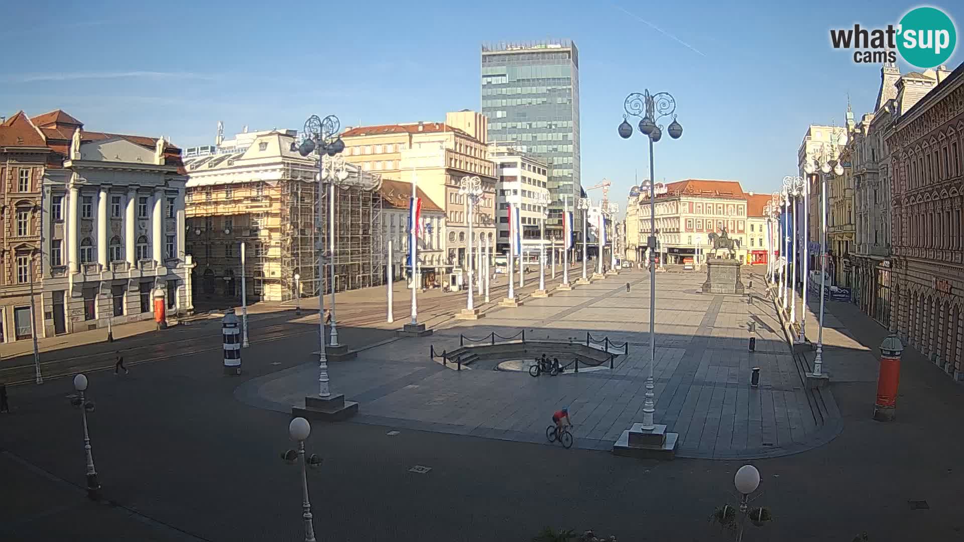 Zagreb spletna kamera trg Bana Jelačića